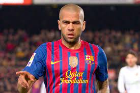 He was born to his mother, dona lucia. Paris Saint Germain Dani Alves Vor Ruckkehr Zu Barca