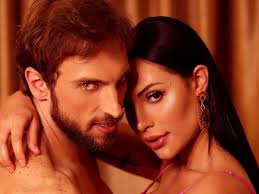 Aline Mineiro, de A Fazenda 13, já posou pelada com Leo Lins