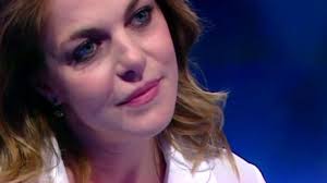 Eleonora cecere è stata una delle protagoniste di non è la rai, programma di gianni boncompagni che negli anni novanta ha fatto furore. Claudia Gerini La Ricordate A Non E La Rai Ecco Com Era L Attrice