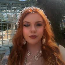 Are there any grants available to help pay for college?