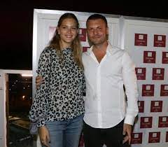 לפני עשר שנים שמעתי את שי אביטל אומר בריאיון שהקצין מסיירת מטכל שתפס את המחבל לא היה צריך לחכות לאף אחד בשביל לירות, זו התרגולת. × ×˜×¢ ××œ×—×ž×™×¡×˜×¨ ×'×¨ ×–×•×ž×¨ ×•×˜×™×™×œ×•×¨ ×ž×œ×›×•×' ×ž×'×™×'×•×ª ×¢×œ ×¤×¨×©×™×™×ª ×©×™ ××'×™×˜×œ Tmi