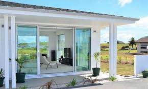 Pada dua sisi jendela terdapat engsel yang berfungsi untuk merangkai daun jendela satu dengan yang lainnya. Model Pintu Aluminium Minimalis Terbaru Kusen Pintu Jendela Aluminium