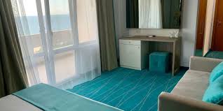 Hotel meteor este situat in centrul statiunii jupiter la o distanta de cca 20 m de plaja. Hotel Meteor 3 Jupiter Romania