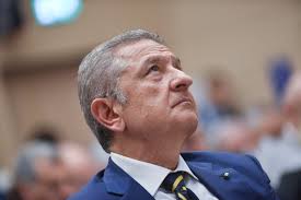 Ecco come Sator di Arpe stritola la gestione Ainio-Jovane di ePrice