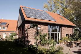 Ehemalige Scheune Mit Neuem Dach Und Photovoltaikanlage Landhauser Von Lecke Architekten Landhaus Homify Wohnhaus Haus Landhausstil Hauser