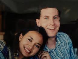 Disse à mãe que era "impossível" conhecer alguém numa viagem de trabalho.  Depois apaixonou-se à primeira vista