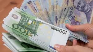 In cazul in care folosesti un card in euro, din contul tau se va debita direct suma in euro primita de la visa. Maxim Istoric Bnr A Cotat Un Euro La 4 8552 Lei