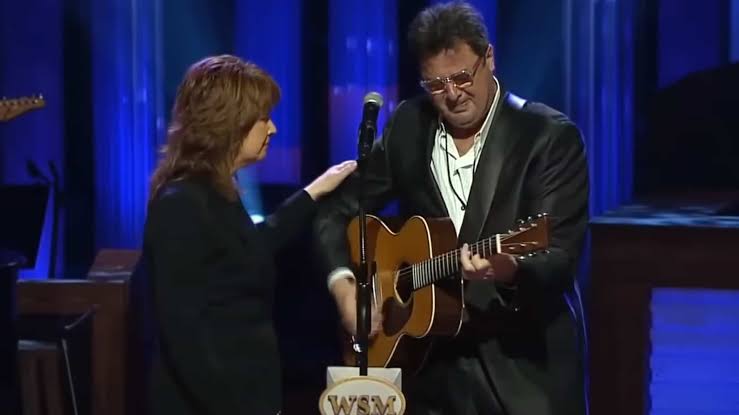 Vince Gill Breaks Down in Tears Singing "Go Rest High on That Mountain" at  George Jones' Funeral