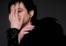 La vraie vie de cette « Femme piano » se déroule sur les planches. Ne vous  inquiétez pas, je ne parle pas de moi à la troisième personne ; mais je