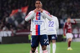 Início avassalador: Endrick é eleito o melhor jogador do mês da Ligue 1
