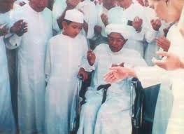 Jun 06, 2021 · ada pemuda yang akan dinaungi allah subhanahu wa ta'ala di hari kiamat kelak. Amalan Guru Sekumpul Rahasia Agar Tiap Tahun Bisa Naik Haji Kisah Nyata Ayooha Com Portal Berita Banua Terkini