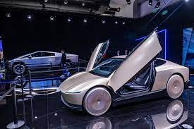 Elon Musk Is Turning Off the People He Needs for Tesla Robotaxis - Bloomberg