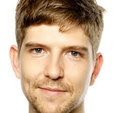 Peter Straka's Instagram, Twitter & Facebook