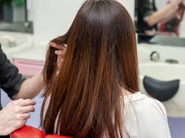 In ogni sua declinazione, è il re delle acconciature per capelli raccolti e svela, di volta in volta, un’anima nuova. Acconciature Capelli Lunghi Italiano Parrucchieri