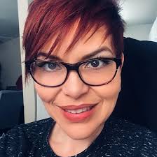 Im a women, looking for a hair dresser who can do a great cut