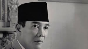 Soekarno memasuki masa pergerakan nasional dimana di tahun 1926 soekarno muda mendirikan algemene studie club yang ada di bandung. Mencari Soekarno Muda Di Zaman Wani Piro Halaman 1 Kompasiana Com