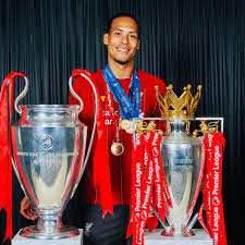 Kenny dalglish, the last liverpool manager to win the league title in 1990, handed the trophy to skipper jordan henderson at anfield. Game Of Thrones Star Slams Embarrassing Virgil Van Dijk After Liverpool Trophy Celebration Irish Mirror Online