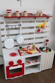 ままごとキッチンを作るとき カラーboxを使えば作りやすいかなって 思ったのですが 右端のシンクの土台 コレはうちで使わずに残っていた ダスト ダンボール 家 子供用キッチン ままごとキッチン diy