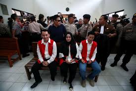 Rifan financindo berjangka, baik melalui pers dan media elektronik. Pt Rifan Financindo Berjangka Dua Bos First Travel Divonis 20 Tahun Dan 18 Tahun Penjara Pt Rifan Financindo Berjangka Semarang
