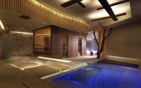 Indoor Pool Kleiner Innenpool Minimalistischer Raum Spa Design