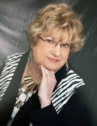 Janet Lemus's Instagram, Twitter & Facebook