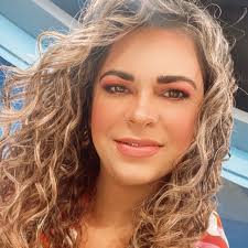 Ana Alanis (@anyalanis14) • Threads, Say more