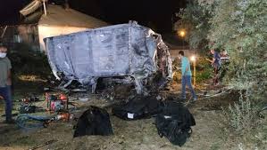 Ercan ulutaş van edremit'e bakacak. Katliam Gibi Son Dakika Minibus Devrildi Olu Ve Yaralilar Var Haberler Son Dakika Haberleri