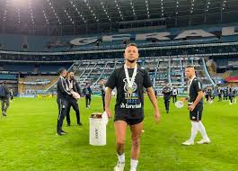 O grêmio conquistou hoje (23), diante do internacional, o quarto título seguido do campeonato gaúcho. Gremio E Tetra Depois De 30 Anos E Mantem Serie De Gre Nal Na Arena