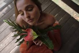 🍃 . . . Fotografia: @juliapavin Styling: @girasol.paola Maquiagem:  @thevictorchevalier Espaço: @acasademaria