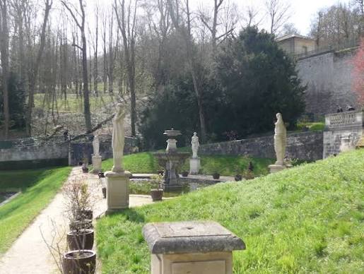 A Walk of Discovery Through the Parc Saint Cloud, 10KM from Paris | Bonjour Paris