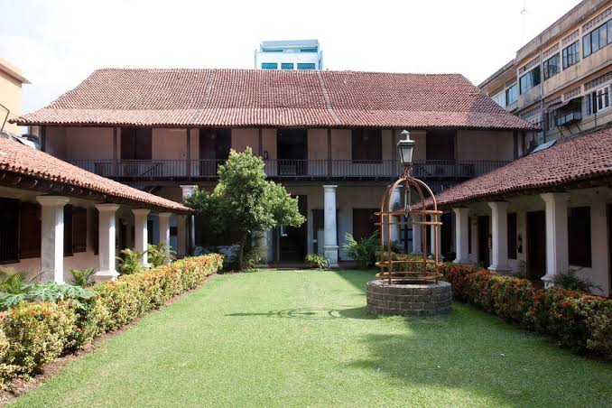 Colombo Dutch Museum 17th century colonial building Pettah VOC Dutch East India Company Sri Lanka