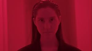 La chanteuse beauceronne Maelydée a sorti son premier clip