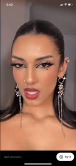 Lucia Wolfe (luciaredwolf)