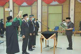 Tarian ini dimainkan selama woja hang dan ritual tahun baru (penti), upacara pembukaan tanah atau selama tarian, seorang pejabat belanda yang bekerja di perkebunan menghentikan kegiatan mereka. Bupati Kampar Lantik 55 Pejabat Eselon Iii Dan Iv Pemerintah Kabupaten Kampar
