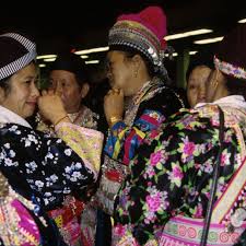 Mar 01, 2015 · most of minnesota's hmong population resides in the metro area (about 65,000); Redressing Tradition Hmong Clothing In Minnesota College Of Design