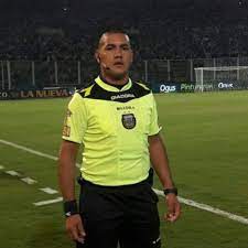 Club Crucero's tweet - "Terna arbitral para el debut. Arbitro: Francisco  Acosta. Asistentes: Jorge Sayago y Emilio Laguna. Todos de la provincia de  Santiago del Estero. @Club_Crucero #FederalA " - Trendsmap