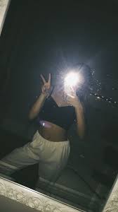 Aesthetic Black And White Mirror Selfie With Flash Pin Ot Polzovatelya Lisa Na Doske Imagenes Fotografii Profilya Instagram Fotografiya Tela