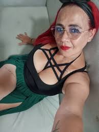 UN AMOR BONITO....🥰🥰🥰 bonito es cuando la persona correcta te hace  sentir bonita... sexy, hermosa, y eres un mujeron para él. Qué rico, lo  p3rversø, lo mutuo, las mismas ganas. Qué bello