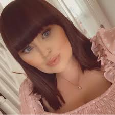 Hi im looking for a groomer someone with experience in working with a  nervous