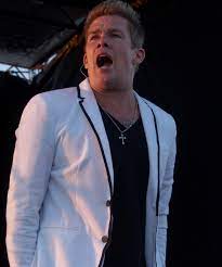3x rock and roll jeopardy champion, main songwriter/singer of sugar ray, only official twitter of sugar ray, host of mark mcgraths 120 on. Mark Mcgrath Wikipedia