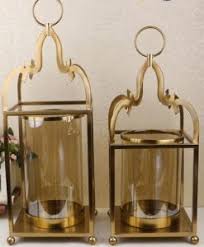 Aksesuar çeşitlerinin fiyat aralıkları, seçilen ürünün malzeme kalitesine, işçiliğine ve tasarım özelliklerine bağlı varaklı süs eşyalarının model yelpazesinde ayna, biblo ve vazo gibi birbirinden seçkin objeler dikkat çekiyor. Salon Aksesuarlari Ve Fiyatlari Dekoratif Ev Aksesuarlari Mim Aksesuar