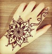 Gambar henna tangan simple, gambar henna yang mudah, gambar henna pengantin, henna tangan simple dan mudah, gambar henna cantik, gambar contoh dari tato simple di tangan di website gambar co id selain gambar. 38 Henna Art Tangan Henna Henna Nails Henna Designs Hand