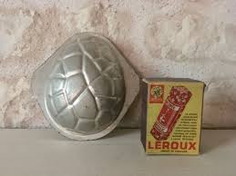 Moule A Chocolat Patisserie Oeuf Paques French Vintage Easter Egg Pastry Chocolate Mold Soccer Ball