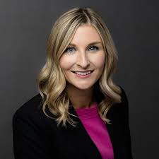 Lindsay Whelan's Instagram, Twitter & Facebook