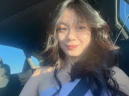 Emily Barb's Instagram, Twitter & Facebook