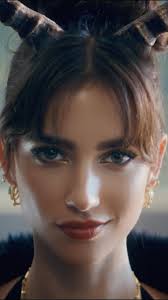 𝙁𝙚𝙖𝙩𝙪𝙧𝙚𝙙 𝙎𝙝𝙤𝙧𝙩 𝙋𝙧𝙚𝙢𝙞𝙚𝙧𝙚