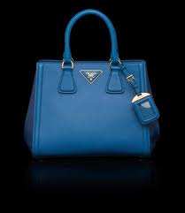 Prada Canta Modelleri Sikligin Simgesi Markanin Son Moda Cantalari Kadin El Cantalari Prada Cantalar Canta