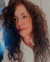 Ready to say goodbye to the hardest year I've ever been through my entire  life and welcome the kindness and the beauty of the impending year