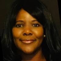 Dee Martell's Instagram, Twitter & Facebook