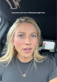 Alyssa Scully's Instagram, Twitter & Facebook